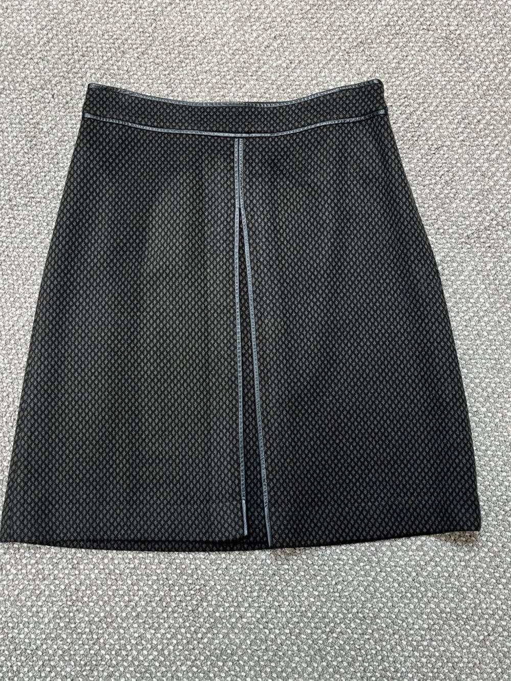 Classiques Entier Wool-Blend A-line Skirt with Black Diamond Pattern, Size 10 - Picture 5 of 8